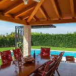Casa de Férias Salambati Smoljanci
