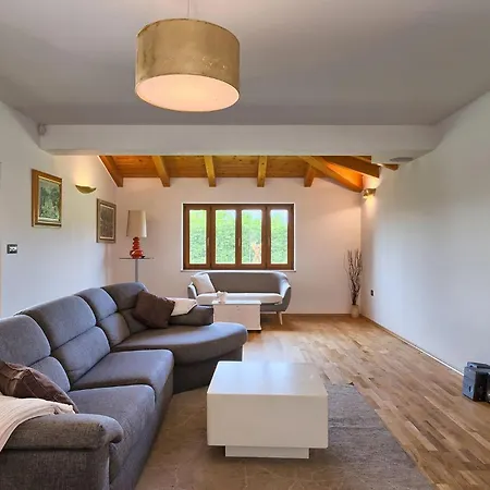 Holiday home Salambati Smoljanci