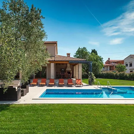 Salambati Holiday home Smoljanci