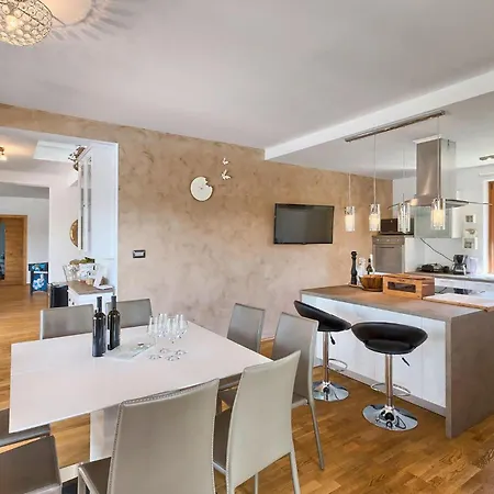 Salambati Holiday home Smoljanci
