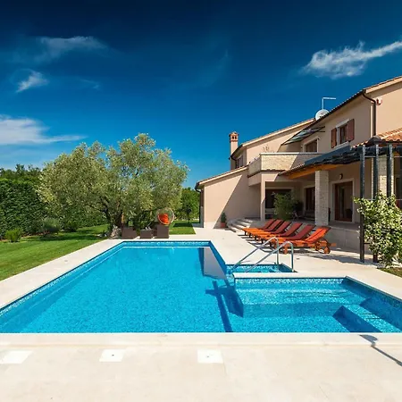 Holiday home Salambati Smoljanci