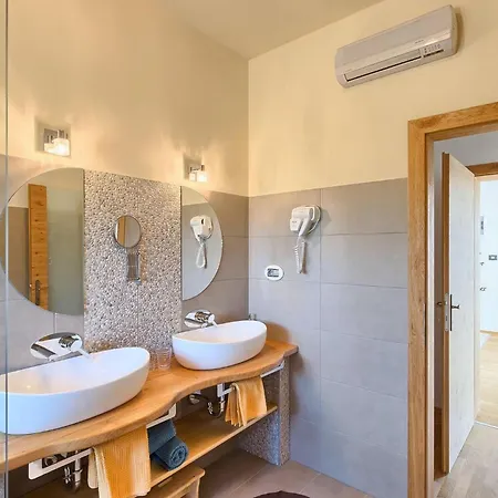Salambati Holiday home Smoljanci